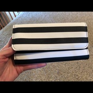 Kut from the kloth wallet. New with tags